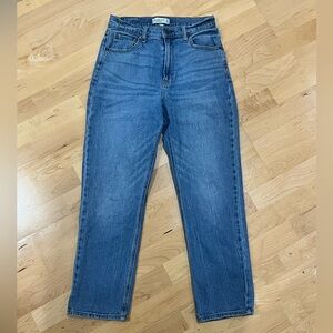 Abercrombie & Fitch Ankle Straight Ultra High Rise Jeans